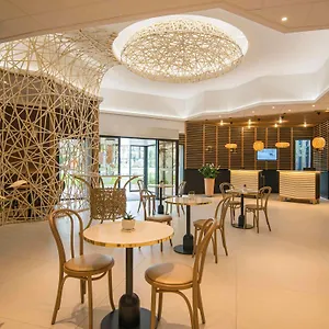 4* מלון Novotel Arenas Aeroport